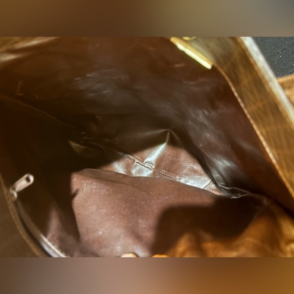 Mario Valentino Brown leather Tote with Gold Details - Picture 5 of 15